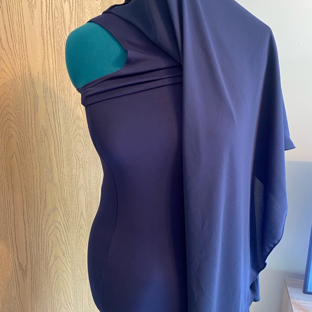 One shoulder mini - Picture 2 of 3